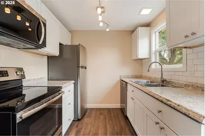 16825 SE Powell Blvd, Portland, OR 97236 - Photo 8