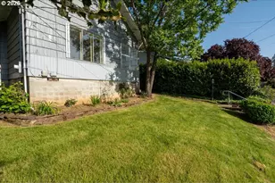 724 N Main St, Brownsville, OR 97327 - Photo 10