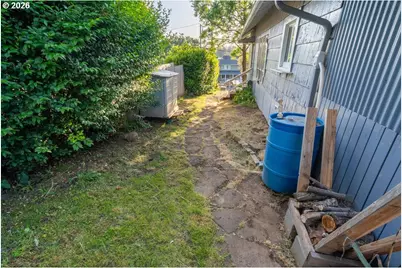 724 N Main St, Brownsville, OR 97327 - Photo 36