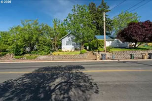 724 N Main St, Brownsville, OR 97327 - Photo 8