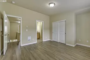 18483 SW Anna Mae Ln, Beaverton, OR 97003 - Photo 16