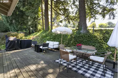 1674 Fircrest Dr, Lake Oswego, OR 97034 - Photo 12