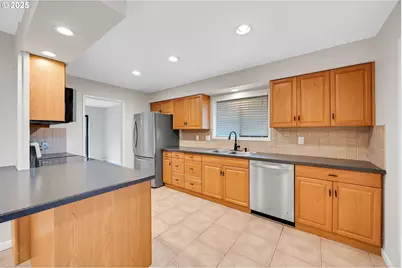 16981 Stanhelma Dr, Gladstone, OR 97027 - Photo 8