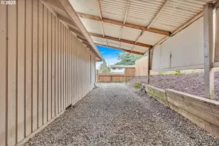 16981 Stanhelma Dr, Gladstone, OR 97027 - Photo 44