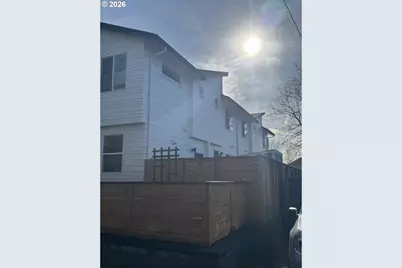 2132 SE Brooklyn St, Portland, OR 97202 - Photo 2