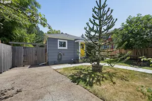 9317 N Calhoun Ave, Portland, OR 97203 - Photo 44