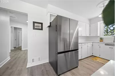 9317 N Calhoun Ave, Portland, OR 97203 - Photo 14
