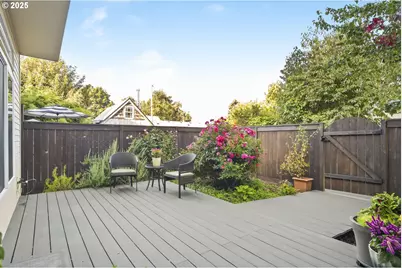 3756 N Missouri Ave, Portland, OR 97227 - Photo 32