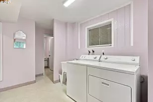 2310 NW 8th Ct, Gresham, OR 97030 - Photo 32