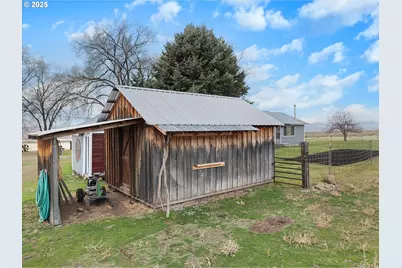 27877 Skinner Ln, Baker City, OR 97814 - Photo 8