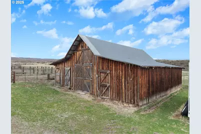27877 Skinner Ln, Baker City, OR 97814 - Photo 10