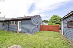 7004 SE Woodstock Blvd, Portland, OR 97206 - Photo 4