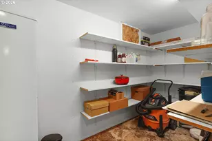 135 Champagne Dr, Roseburg, OR 97471 - Photo 16