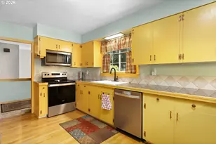 135 Champagne Dr, Roseburg, OR 97471 - Photo 6