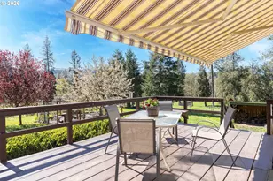 135 Champagne Dr, Roseburg, OR 97471 - Photo 30