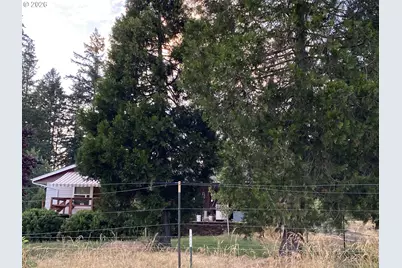 135 Champagne Dr, Roseburg, OR 97471 - Photo 34
