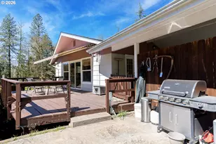 135 Champagne Dr, Roseburg, OR 97471 - Photo 30