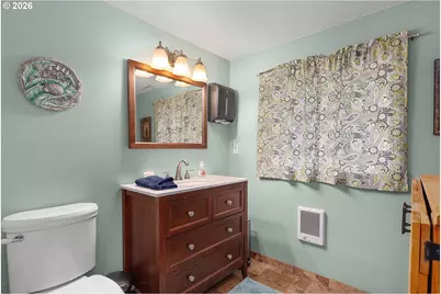 135 Champagne Dr, Roseburg, OR 97471 - Photo 20