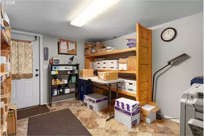 135 Champagne Dr, Roseburg, OR 97471 - Photo 22