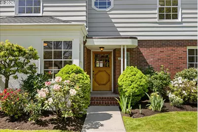 3045 NE 32nd Pl, Portland, OR 97212 - Photo 2