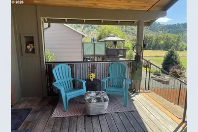 535 SE Parkway Dr, Winston, OR 97496 - Photo 44