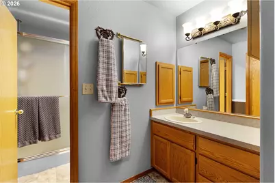 535 SE Parkway Dr, Winston, OR 97496 - Photo 20