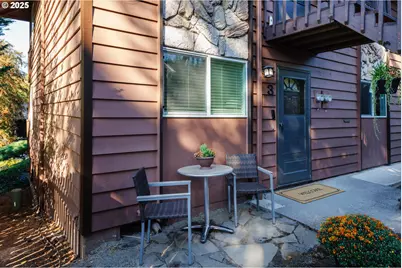5005 SW Mitchell St #3, Portland, OR 97221 - Photo 1