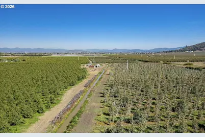 2938 E Vilas Rd, Medford, OR 97501 - Photo 4