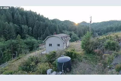 604 Thorton Oar Ln, Reedsport, OR 97467 - Photo 10