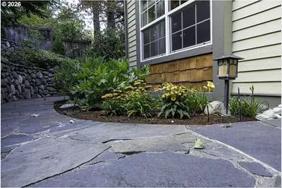 1071 Wildwood Way, Ashland, OR 97520 - Photo 2