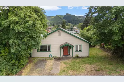 240 E Fourth Ave, Sutherlin, OR 97479 - Photo 1
