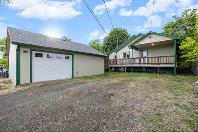 240 E Fourth Ave, Sutherlin, OR 97479 - Photo 20