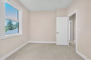 1033 NW Eloise Ln, Portland, OR 97229 - Photo 34