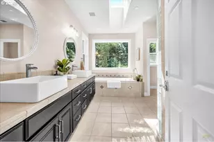 1033 NW Eloise Ln, Portland, OR 97229 - Photo 28