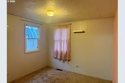 1323 Hawthorne St, Sweet Home, OR 97386 - Photo 6