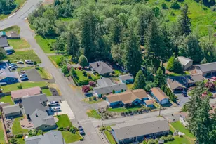 1707 View St, Myrtle Point, OR 97458 - Photo 8