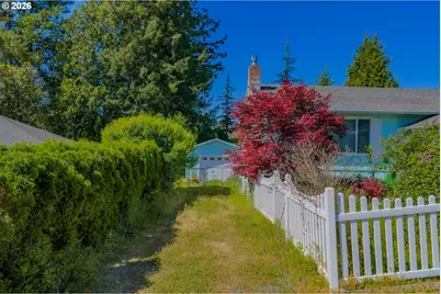 1707 View St, Myrtle Point, OR 97458 - Photo 4