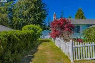 1707 View St, Myrtle Point, OR 97458 - Photo 4