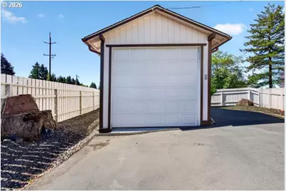 63697 Isthmus Heights Rd, Coos Bay, OR 97420 - Photo 4