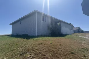 1300 SW 10th Ct, Pendleton, OR 97801 - Photo 2