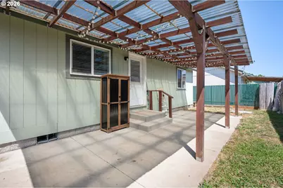 5340 Golden Eagle Dr, Eugene, OR 97402 - Photo 28