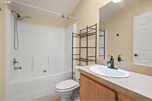 5340 Golden Eagle Dr, Eugene, OR 97402 - Photo 26