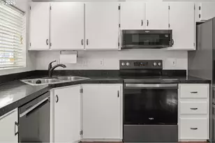 5340 Golden Eagle Dr, Eugene, OR 97402 - Photo 14