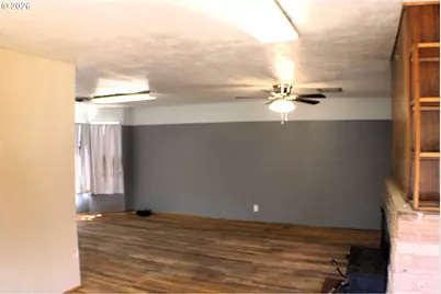 309 N Old Pacific Hwy, Myrtle Creek, OR 97457 - Photo 8