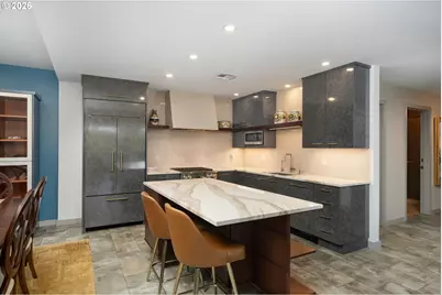 836 S Curry St #102, Portland, OR 97239 - Photo 8
