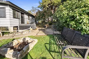 1864 4th St, Astoria, OR 97103 - Photo 28