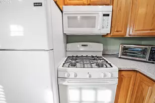 1864 4th St, Astoria, OR 97103 - Photo 8