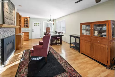 1864 4th St, Astoria, OR 97103 - Photo 4