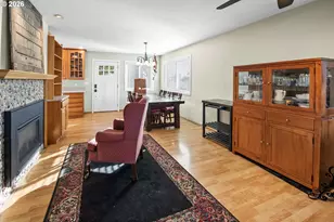 1864 4th St, Astoria, OR 97103 - Photo 4