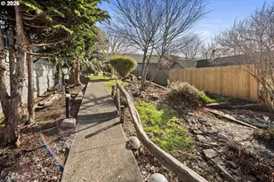 1864 4th St, Astoria, OR 97103 - Photo 26